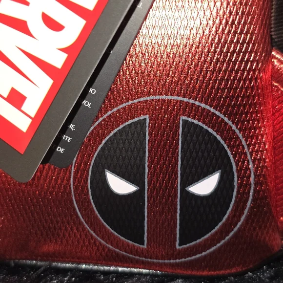 Loungefly - Marvel Red and Black Deadpool Backpack - Picture 2 of 3